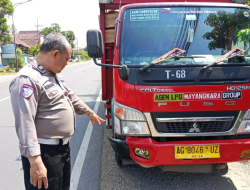 Senggolan Dua Motor, Pemuda di Tulungagung Tewas Tertabrak Truk Elpiji