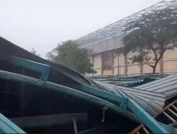 Atap Stadion Nglegok Rusak Parah Diterjang Angin Kencang, Begini Kondisinya