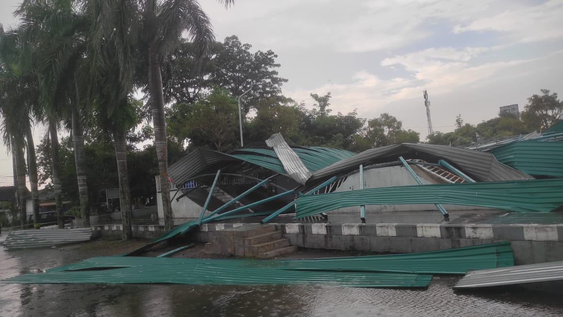 Atap Stadion Nglegok Rusak Diterpa Angin Kencang, Pemkab Blitar Ajukan Bantuan ke Pemerintah Pusat