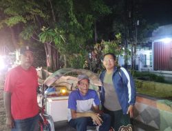 Kayuhan Terakhir di Simpang Kertosono, Keteguhan Dua Tukang Becak di Tengah Laju Zaman