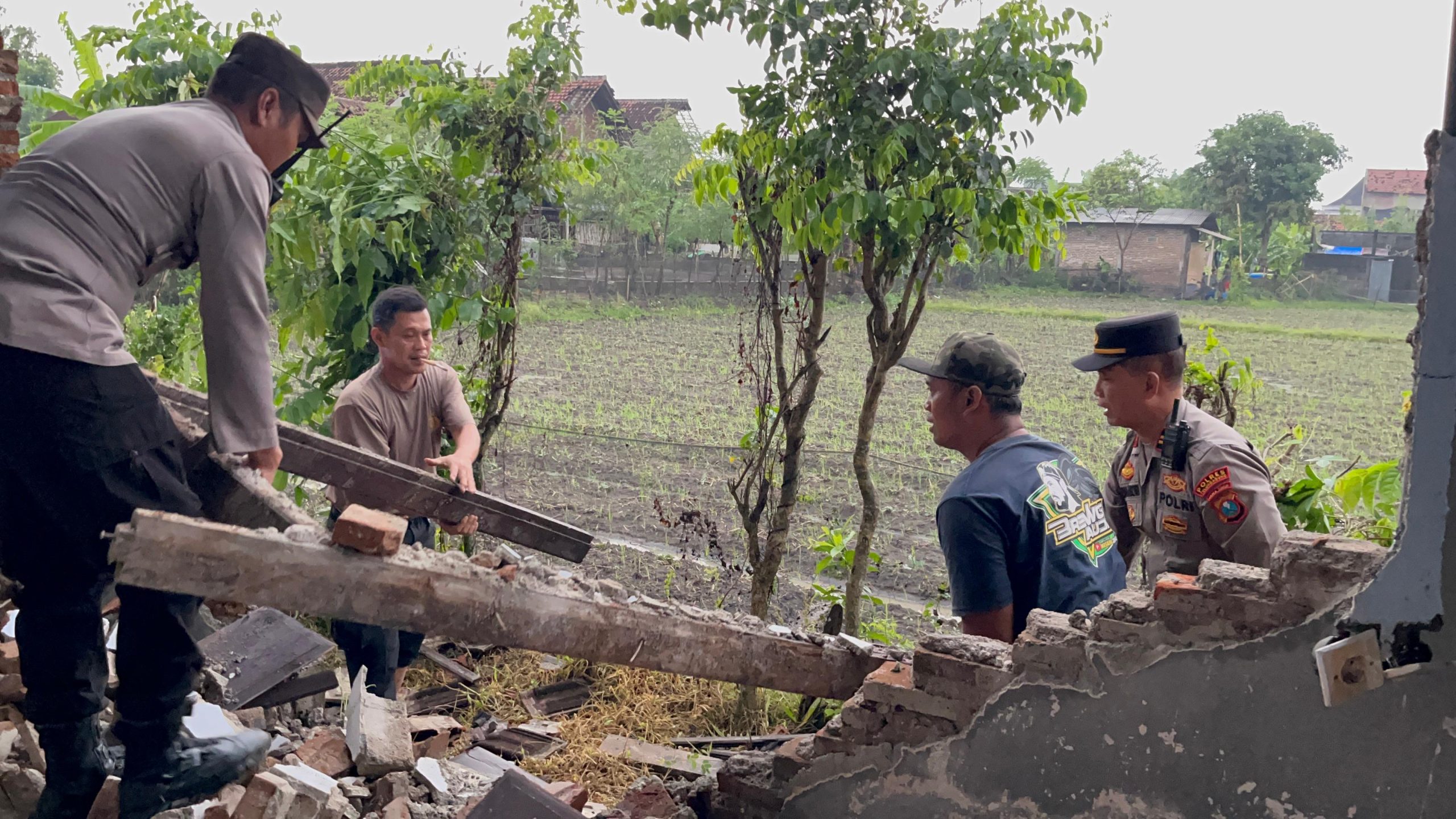 Puting Beliung Terjang Sumbergempol, Puluhan Rumah di Tiga Desa Rusak