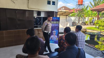 Lewat Program “Polantas Menyapa”, Satlantas Polres Nganjuk Perkuat Pelayanan Regident yang Humanis