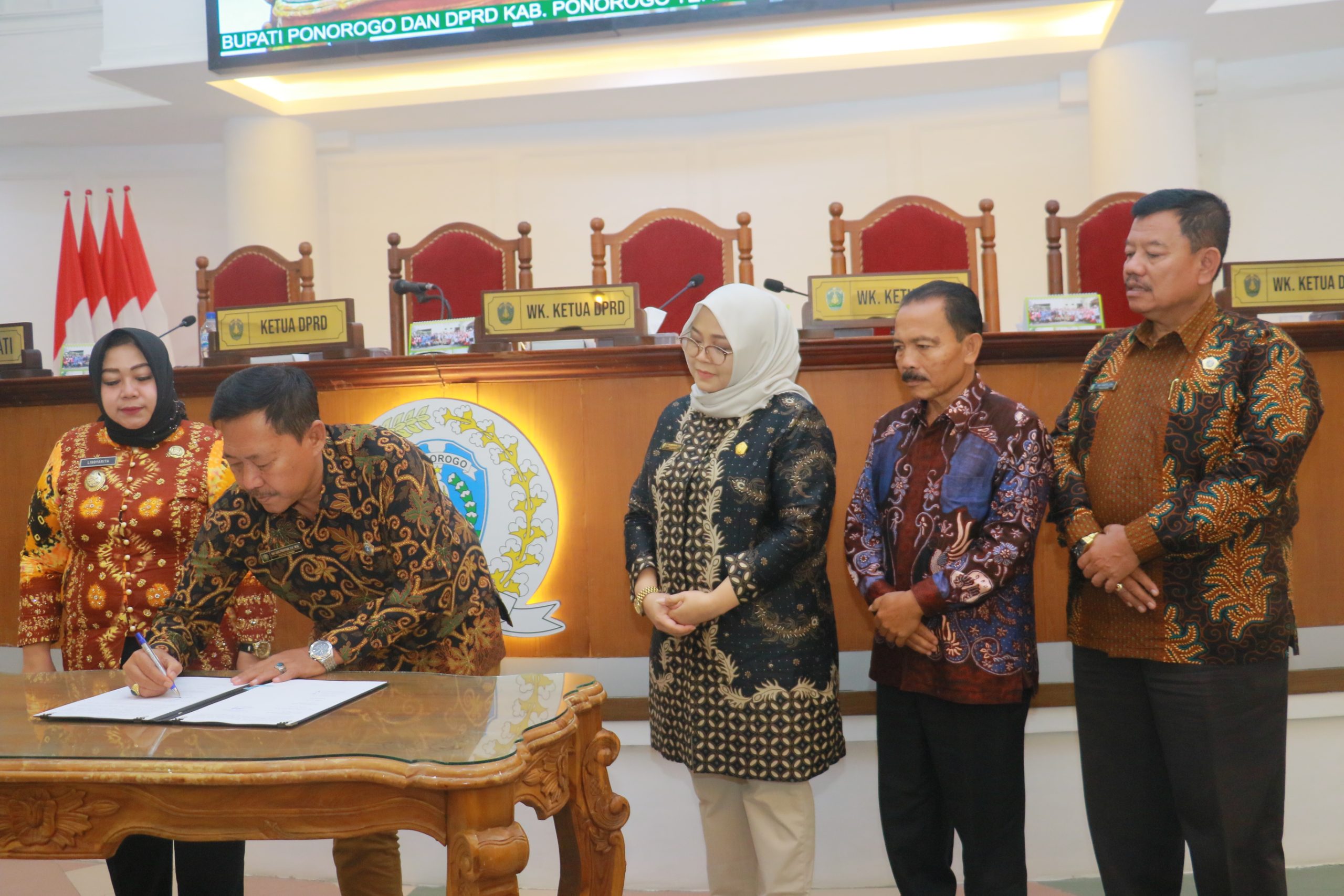 Pemkab dan DPRD Ponorogo Sahkan APBD 2026, Anggaran Naik Rp 3 Miliar