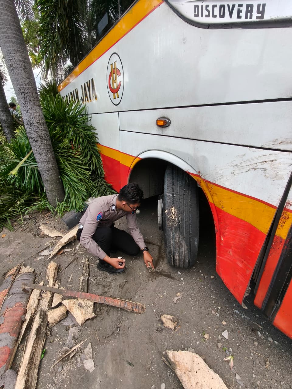 Dua Mahasiswa Asal Jombang Tewas dalam Kecelakaan Bus Harapan Jaya di Tulungagung