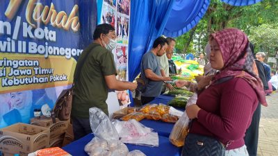 HUT ke-80 Pemprov Jatim, Bakorwil II Bojonegoro Gelar Pasar Murah di Lamongan