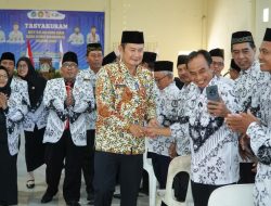 Peringati HGN dan HUT ke-80 PGRI, Bupati Lamongan Dorong Inovasi Guru untuk Cetak Generasi Unggul