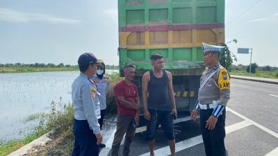 Viral, Sopir Truk Protes Penarikan Parkir Liar di JLU Lamongan, Dishub dan Polres Lakukan Penertiban
