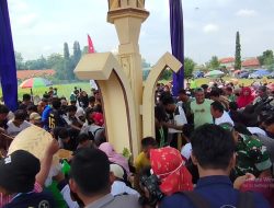 Festival Gunungan Wingko Babat Semarak, 5.850 Potong Wingko Diperebutkan Ribuan Warga