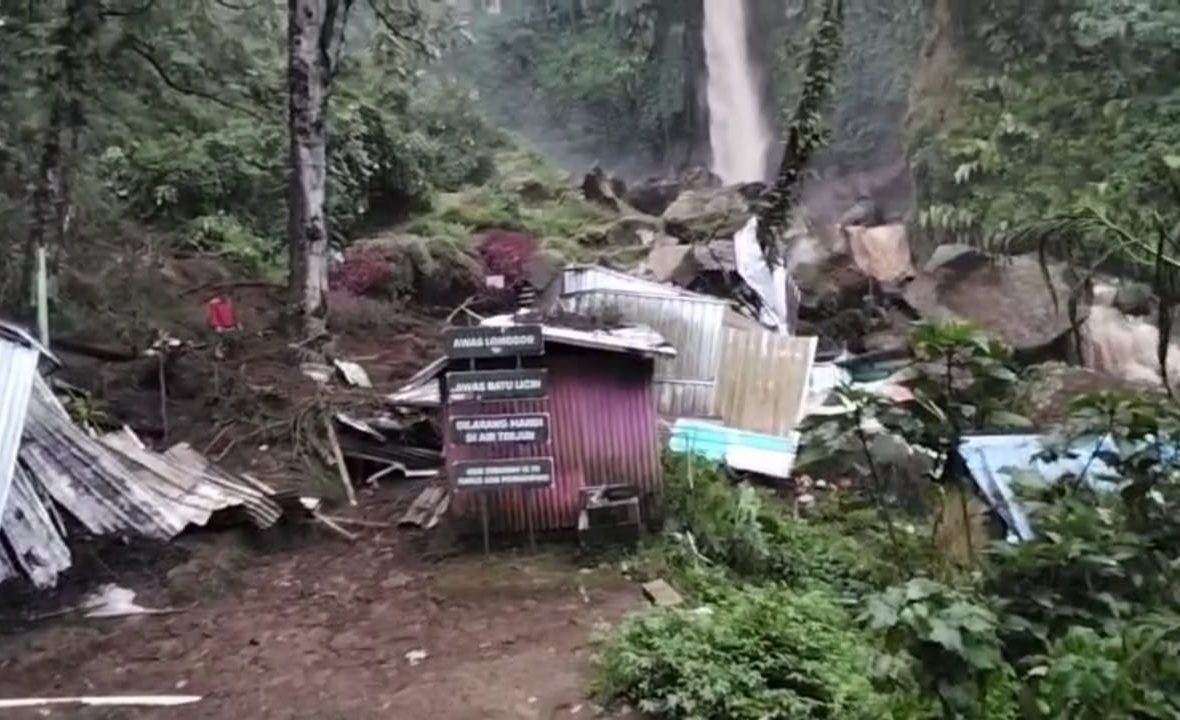 Longsor Tutup Akses Wisata Coban Talun, Satu Warung Warga Terdampak — BPBD Kota Batu Lakukan Kaji Cepat