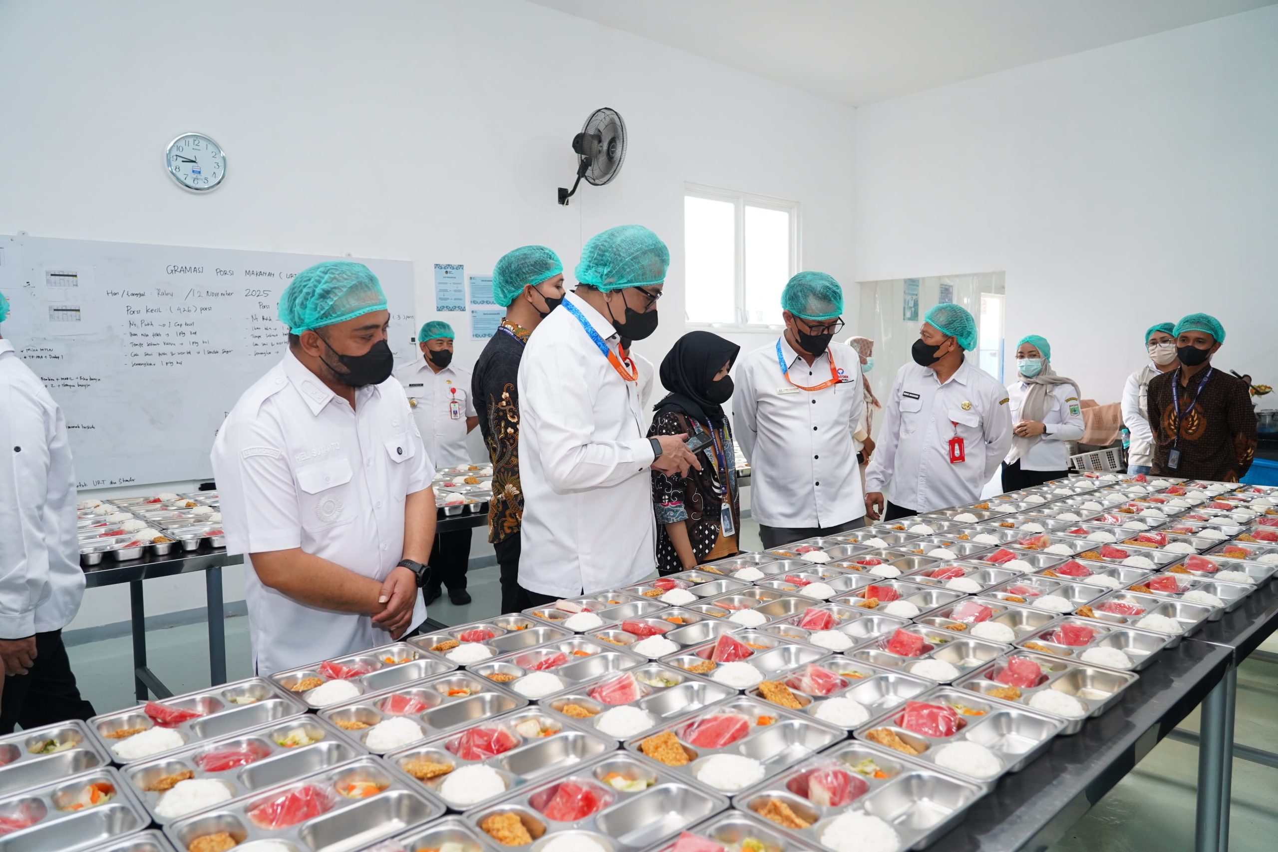 Wakil Wali Kota Batu Dampingi Ombudsman RI Tinjau Program Makan Bergizi Gratis