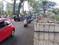 Jalan Ir Soekarno Batu Ditutup Total Empat Hari, Pekerjaan Pemasangan DUB Dilakukan pada Malam Hari