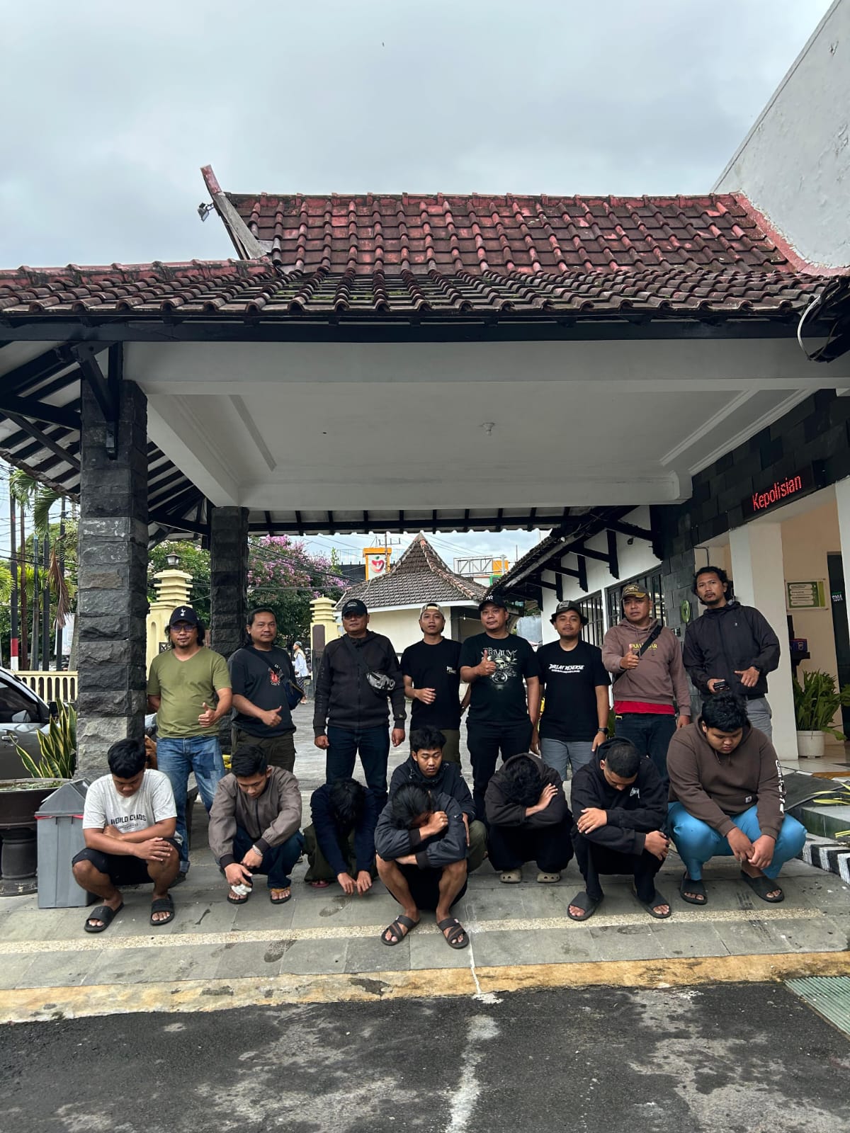 8 Pemuda Diduga Terlibat Pengeroyokan dan Pembacokan Personel Band Underground di Batu Diamankan