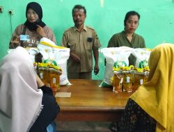 Sebanyak 900 KPM di Blabak Terima Bantuan Pangan Berupa Beras 20 Kg dan Minyak 4 Liter