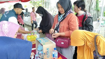 Pasar Murah Pemprov Jatim Sambangi Kecamatan Mojoroto, Warga Dapat Sembako dengan Harga di Bawah Pasar