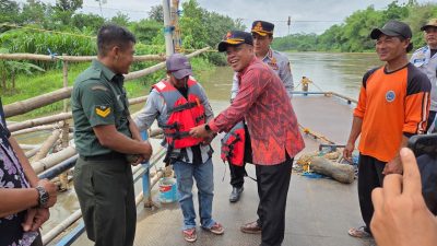 Dishub Kota Kediri Perketat Standar Keselamatan Tambangan Brantas, Jaket Pelampung Dibagikan dan Prosedur Ketat Diterapkan