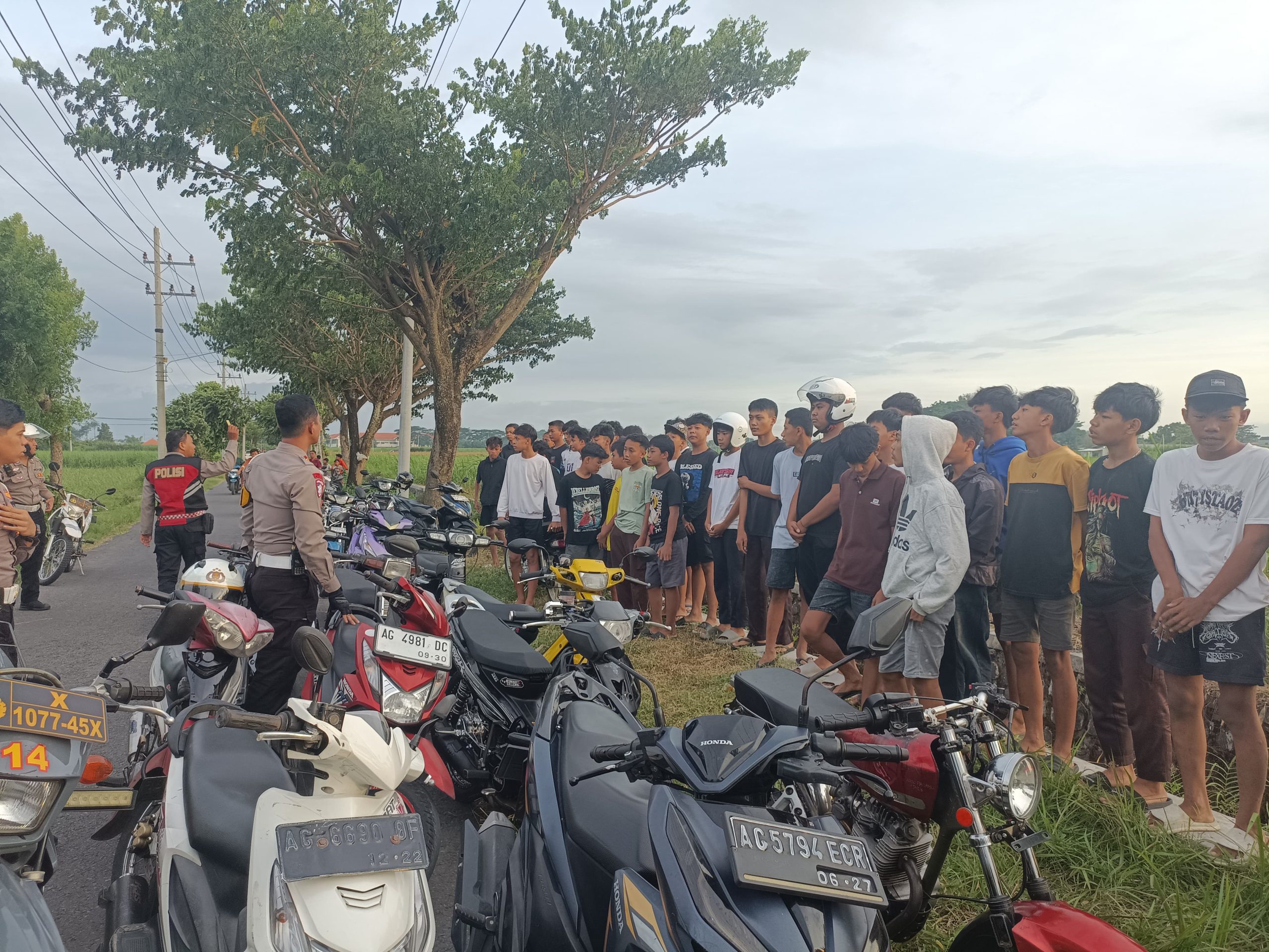 Ratusan Motor Terjaring Razia Balap Liar di Jalur Persawahan Pesantren