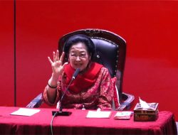 Megawati Soekarnoputri Ziarah ke Makam Bung Karno dan Buka Seminar Peringatan Konferensi Asia-Afrika di Blitar