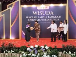 Pemkab Kediri Gelar Wisuda Sekolah Lansia Tangguh, Dorong Lansia Tetap Aktif dan Produktif