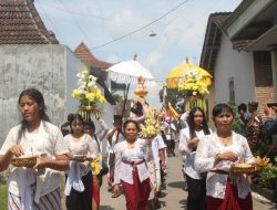 Umat Hindu di Blitar Gelar Upacara Piudalan, Wujudkan Rasa Syukur dan Penyucian Pura