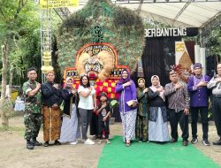 Babinsa Tempurejo Serka Aris Nugroho Monitoring Sedekah Bumi Sumber Banteng, Wujud Sinergi Tiga Pilar Jaga Tradisi