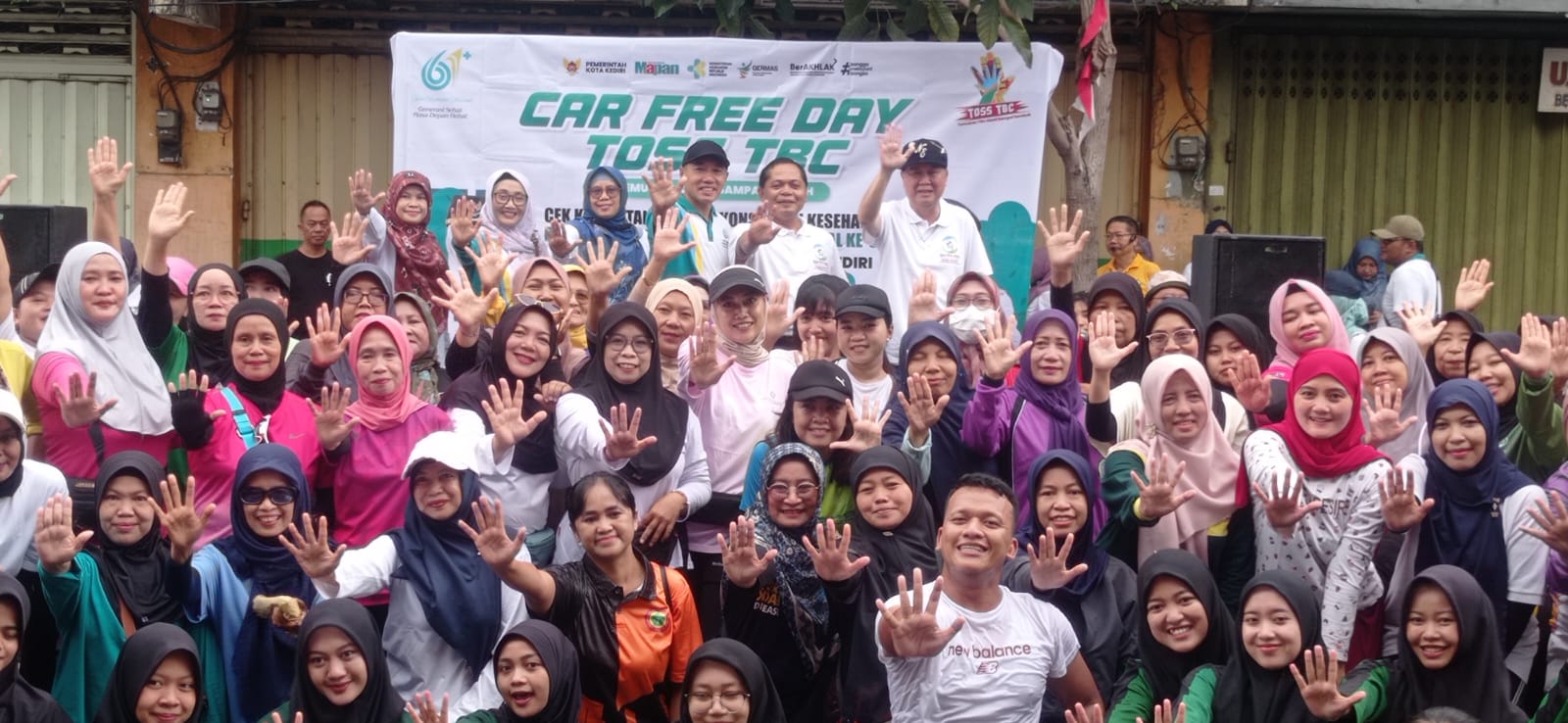 Dinkes Kota Kediri Gencarkan Sosialisasi TOSS TB di CFD Jalan Dhoho, Ajak Warga Cegah TBC Sejak Dini