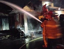 Kebakaran Hebat Lalap Madura Mart di Pasar Jabang Semen Kediri, Diduga Berawal dari Percikan Api di Pom Mini