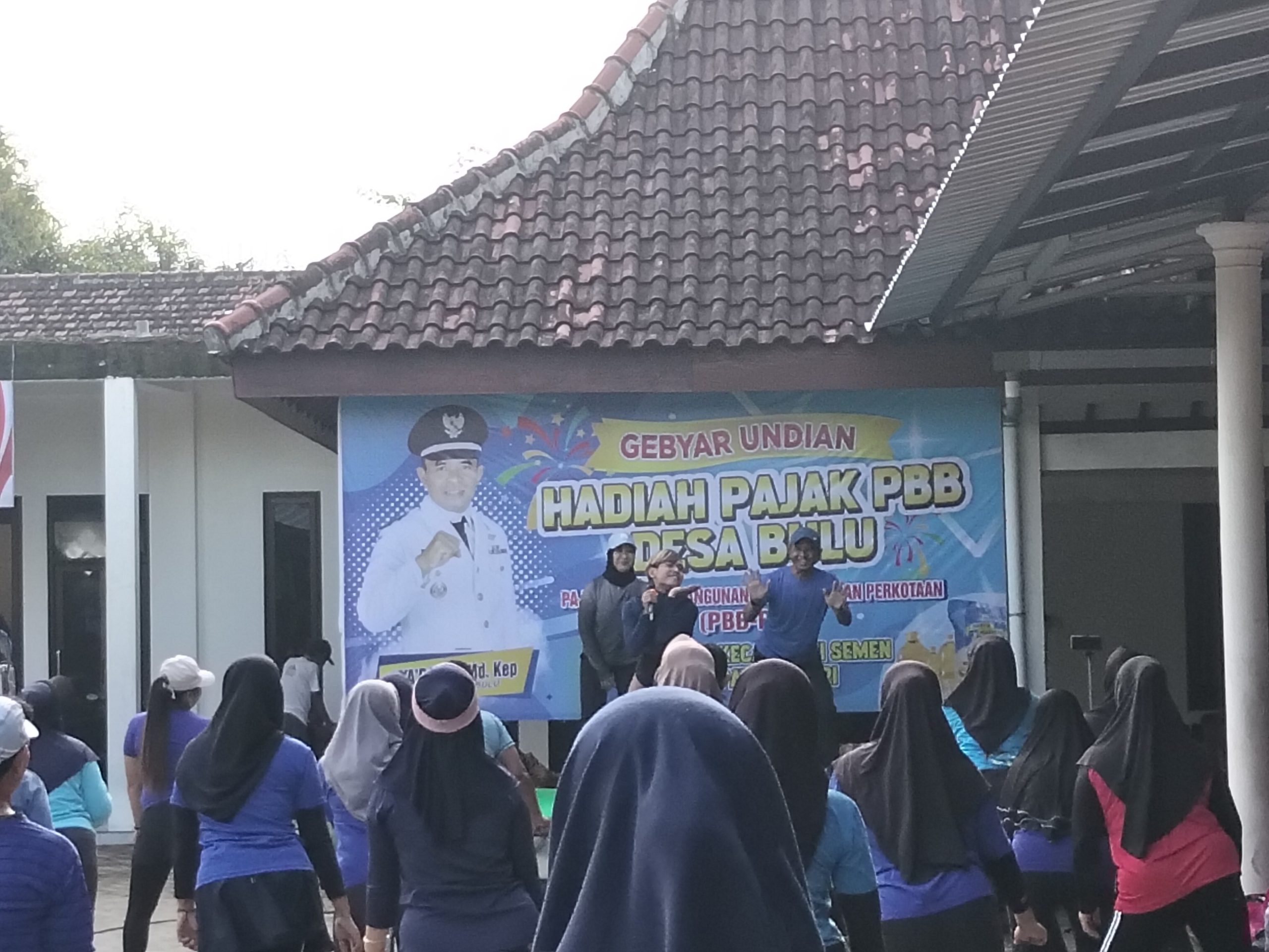 Gebyar Hadiah PBB Desa Bulu Semarak, Dibuka Senam Aerobik Bersama Ucup Kharisma yang Tengah Naik Daun