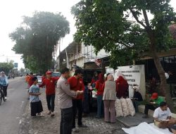 Warung Berkah YSYD Salurkan 1.050 Porsi Makanan Gratis, Lokasinya di Depan Polsek Pesantren