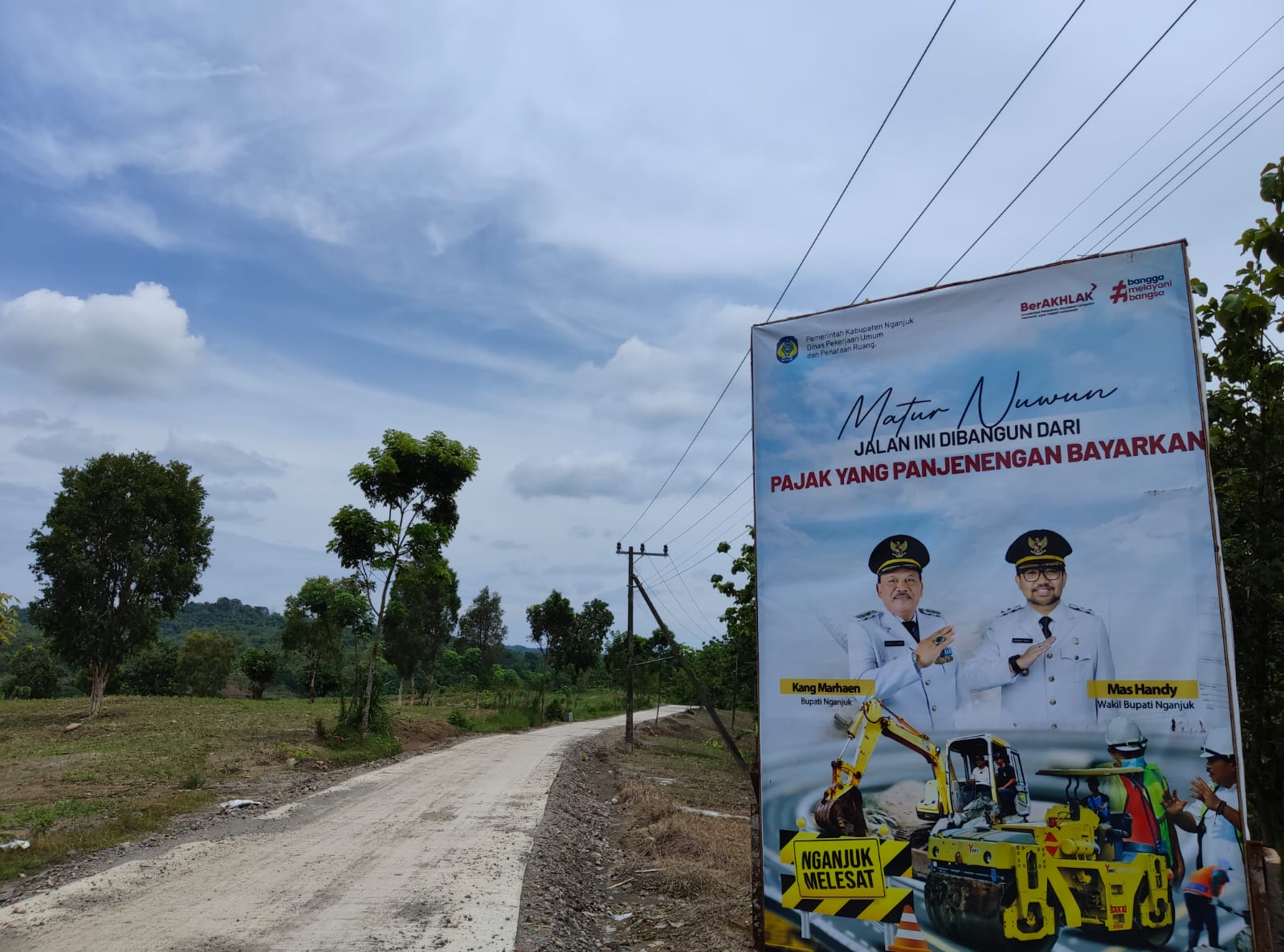 34,72 Km Jalan Rampung Diperbaiki Hingga November 2025, Bupati Marhaen: Pajak Panjenengan Kami Kembalikan dalam Bentuk Pembangunan Nyata