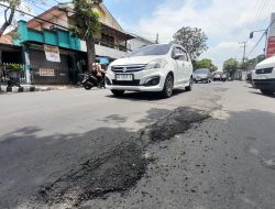 Baru Beberapa Hari Diperbaiki, Jalan MT Haryono Kediri Kembali Rusak,  Ini Penjelasan DPUPR