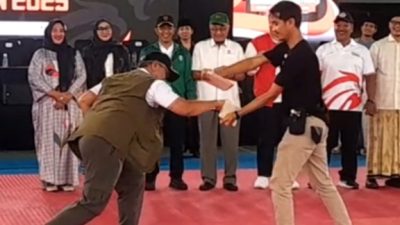 Mayjen TNI (Purn) Yusman Madayun Resmi Membuka Kejurnas Taekwondo Grade-B Jatim Open 2025 di Gor Jayabaya