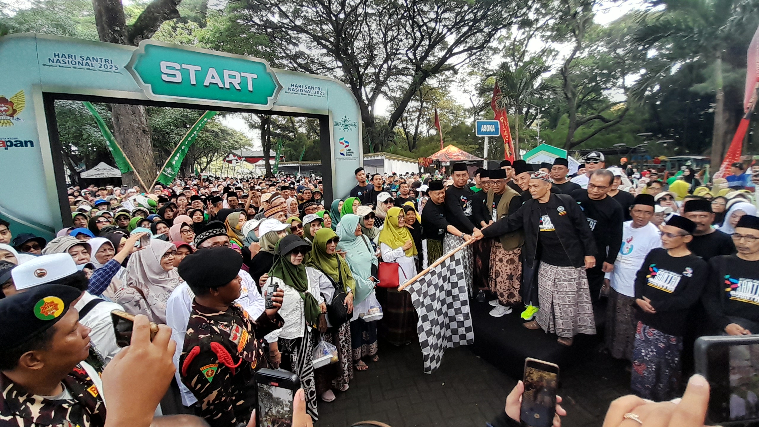 Gus Ab Ajak Warga Kediri Meriahkan HSN 2025 Lewat Senam Fatayat dan Touring Religi