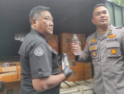 Polisi Amankan 800 Botol Arak Putih di Jombang, Diduga Hendak Diedarkan ke Kediri dan Sekitarnya
