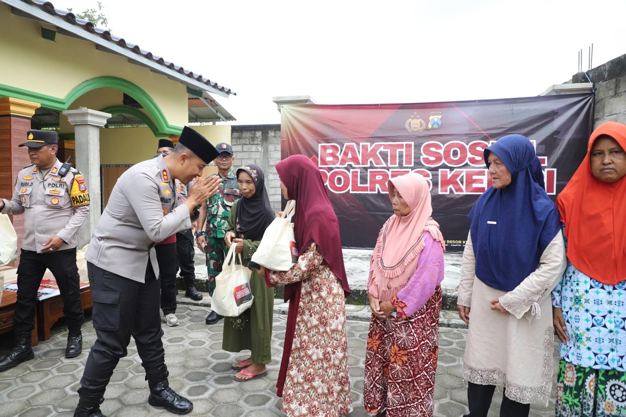 Peduli Warga, Polres Kediri Bangun Sumur Bor dan Salurkan Sembako di Musala Al-Qomar Badas