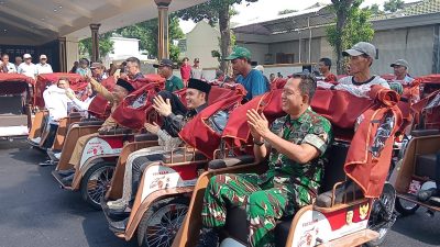 Presiden Prabowo Salurkan Becak Listrik untuk 100 Tukang Becak Lansia di Jombang
