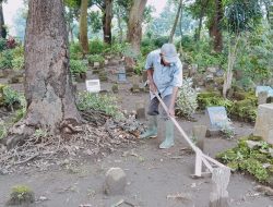 Pengabdian Juru Kunci Desa Gedangan, Mojowarno, Jombang, Hanya Dibayar Rp 1 Juta Setahun