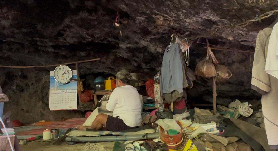 Puluhan Tahun Menetap di Gua Anggas Wesi, Sudarmaji Temukan Ketenteraman di Tengah Sunyi