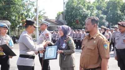 Kapolres Kediri Apresiasi Personel dan Warga Berprestasi dalam Mendukung Tugas Kepolisian