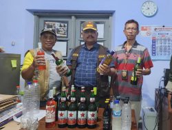 Satpol PP Jombang Gerebek Warung Penjual Miras Ilegal, Puluhan Botol Disita dari Dua Kecamatan