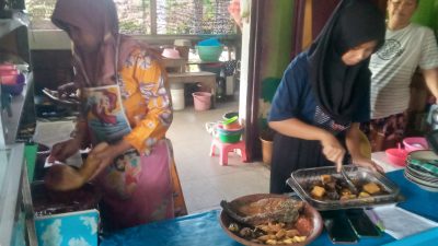 Menikmati Pedasnya Sambelan Cak Mail di Tepi Brantas: Perpaduan Rasa Autentik dan Suasana Alam yang Menenangkan