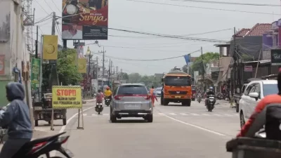 Sambut Nataru, Dishub Kediri Intensif Cek Rambu Lalu Lintas dan Warning Lamp