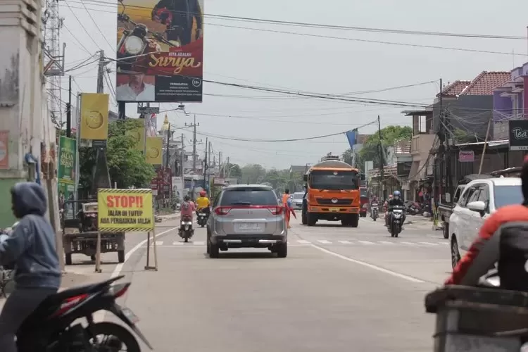 Sambut Nataru, Dishub Kediri Intensif Cek Rambu Lalu Lintas dan Warning Lamp
