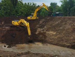 Cegah Banjir, PUPR Kabupaten Kediri Lakukan Normalisasi Sungai Dam Dau Jatirejo