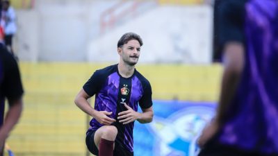 Derby Jatim Persik Kediri vs Persebaya Surabaya Berakhir 1-1, Satu Pemain Dikartu Merah