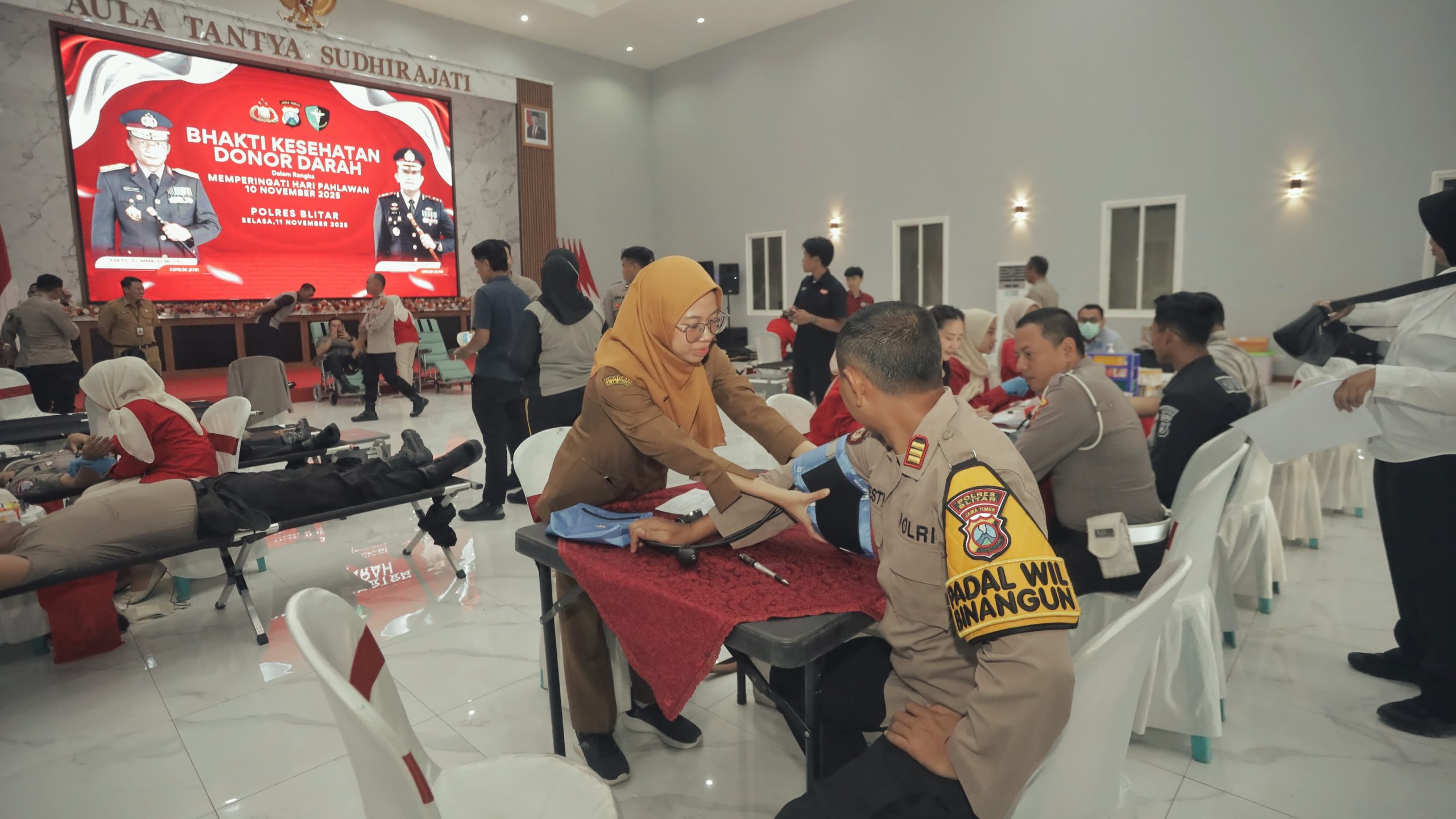 Peringati Hari Pahlawan, Polres Blitar Gelar Donor Darah Sebagai Wujud Pengabdian