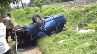 Mobil Tersambar KA Mutiara Timur di Pasuruan, Empat Orang Satu Keluarga Tewas di Lokasi