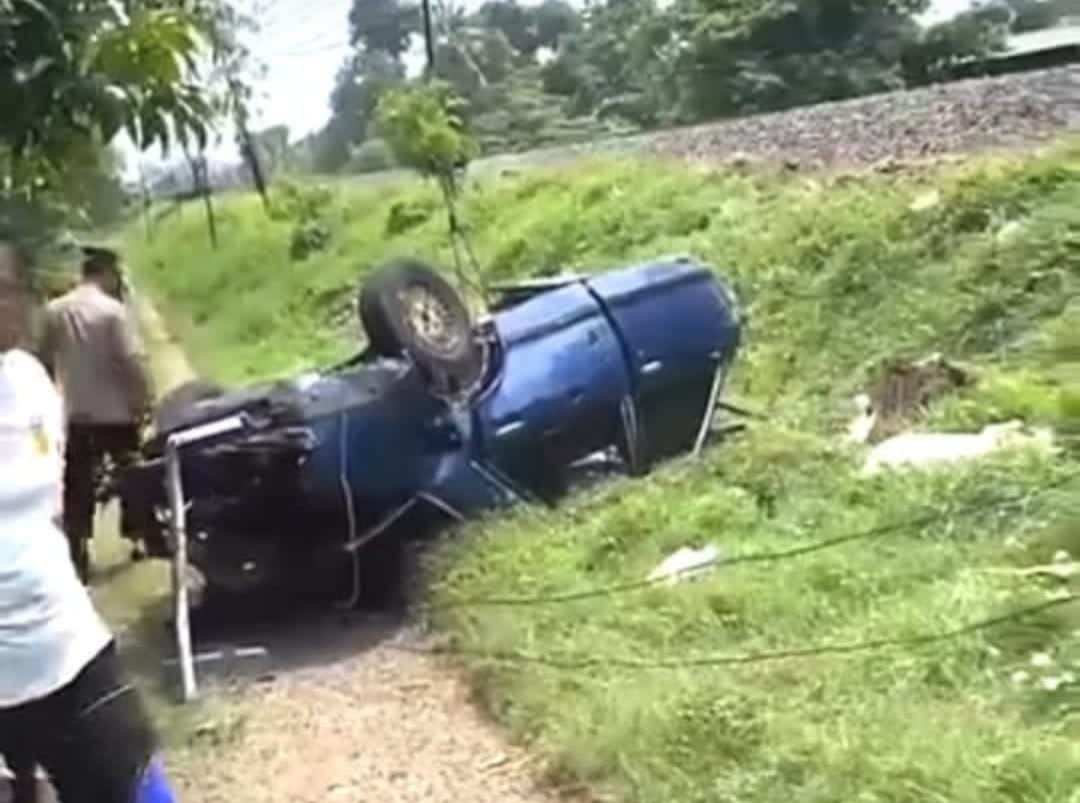 Mobil Tersambar KA Mutiara Timur di Pasuruan, Empat Orang Satu Keluarga Tewas di Lokasi