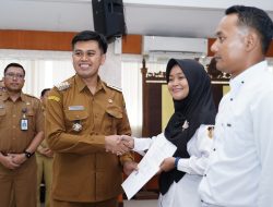 Sah, Ratusan Honorer Pemkot Blitar Terima SK PPPK Paruh Waktu