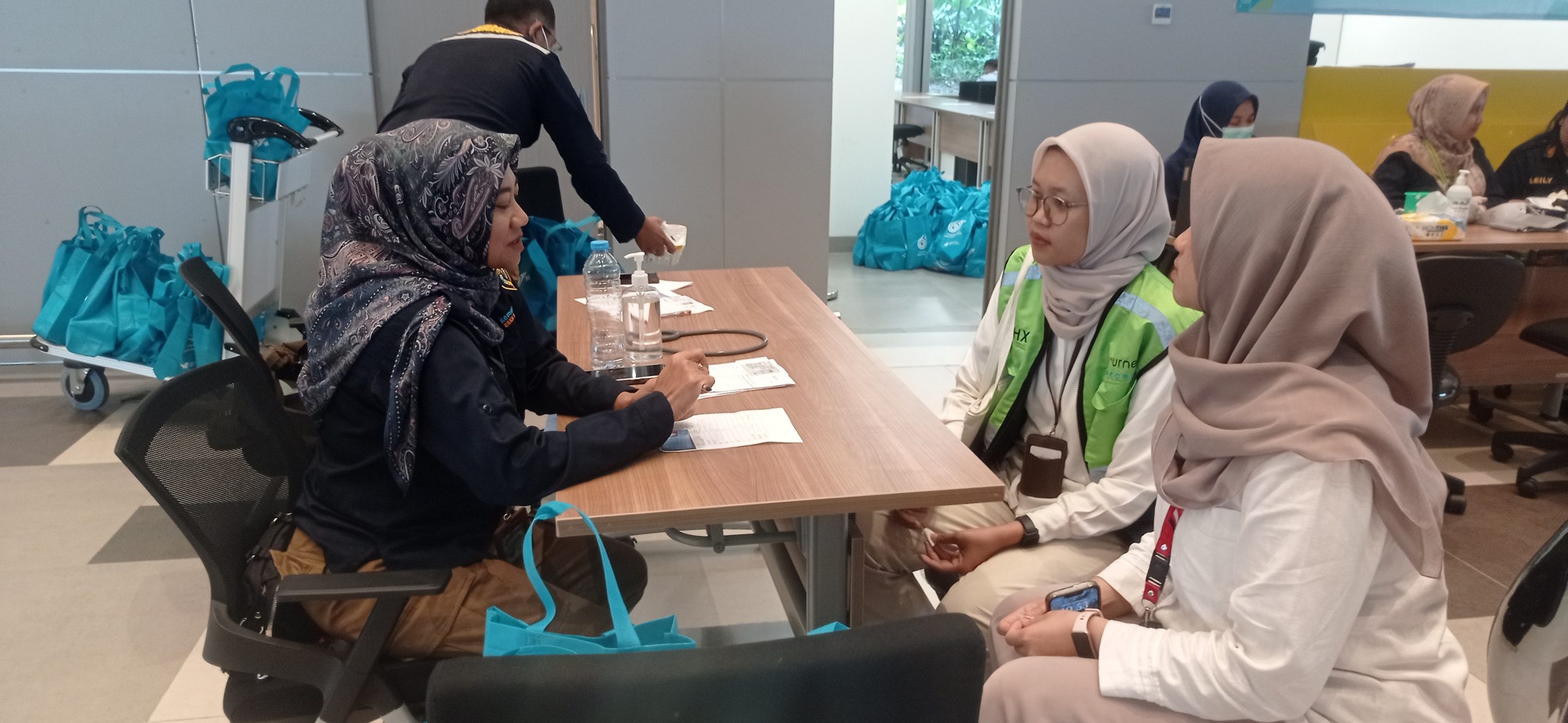 Bandara Dhoho Sediakan Layanan Cek Kesehatan Gratis bagi Penumpang