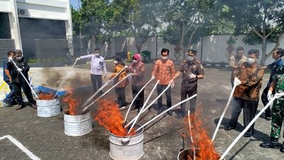 Kejari Ponorogo Musnahkan Ribuan Barang Bukti Berbagai Kasus, dari Handphone hingga Bahan Peledak